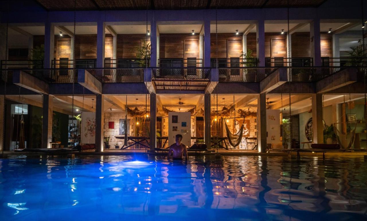 Hotel Makaaba Eco-Boutique باكالار المظهر الخارجي الصورة The swimming pool at the hotel